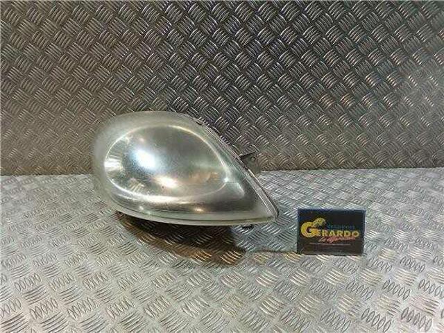 Reflektor prawy 7700311372 RENAULT