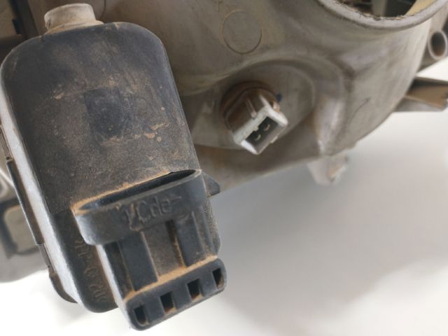 Reflektor prawy 7700311372 RENAULT