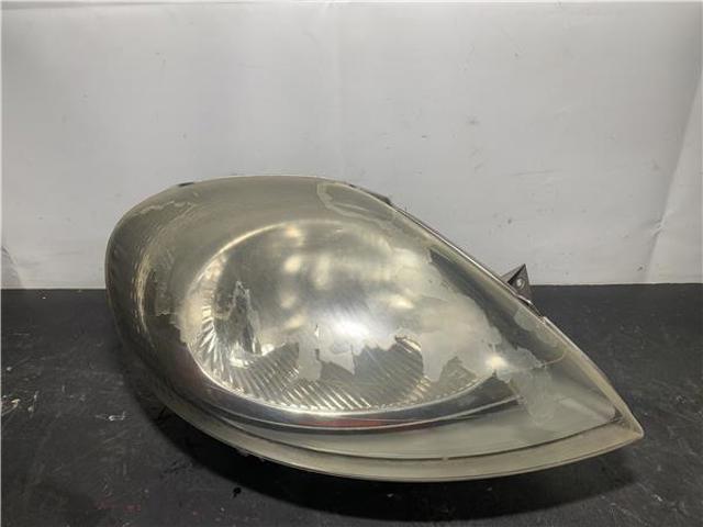 Reflektor prawy 7700311372 RENAULT