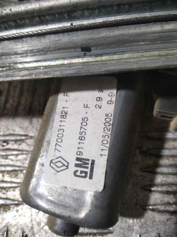 Mechanizm podnoszenia szyby drzwi przednich prawych 7700311821 NISSAN