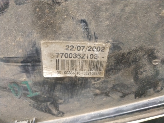 Reflektor lewy 7700352103 RENAULT