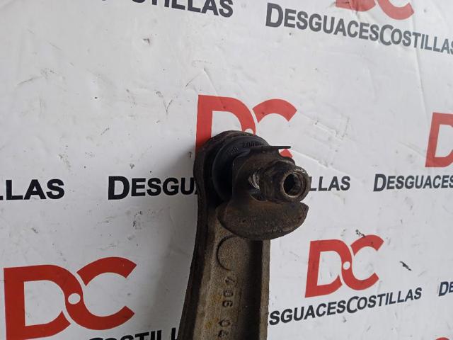 Wahacz zawieszenia przedniego dolny lewy 7700413493 RENAULT