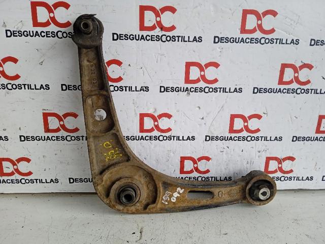 Wahacz zawieszenia przedniego dolny prawy 7700413494 RENAULT