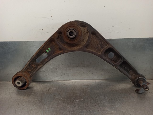 Wahacz zawieszenia przedniego dolny prawy 7700413494 RENAULT