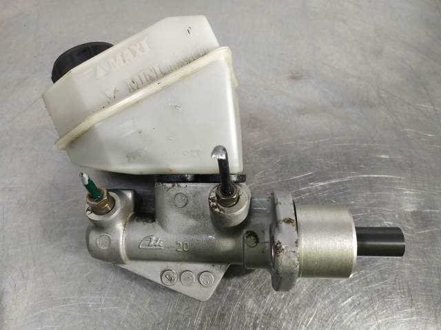 Zbiorniczek głównego cylindra hamulcowego (płynu hamulcowego) 7700417649 RENAULT