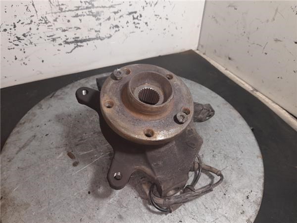 Czop (zwrotnica) przedni lewy 7700421825 RENAULT