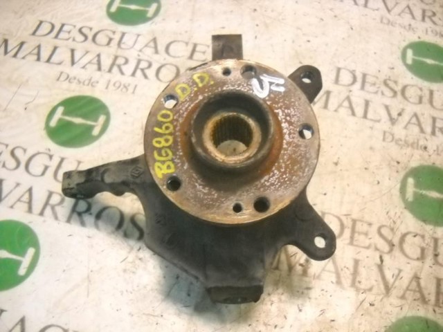 Czop (zwrotnica) przedni prawy 7700421826 RENAULT