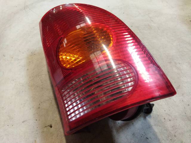Lampa zespolona tylna prawa 7700423082 RENAULT