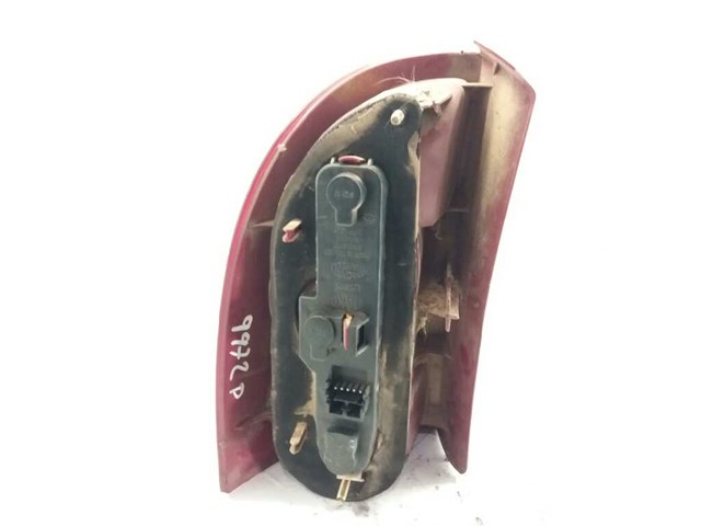 Lampa zespolona tylna prawa 7700423082 RENAULT