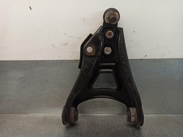 Wahacz zawieszenia przedniego dolny lewy 7700425227 RENAULT