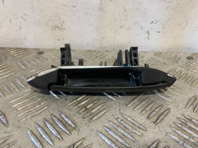 Klamka drzwi lewych zewnętrzna przednia/tylna 7700426086 RENAULT