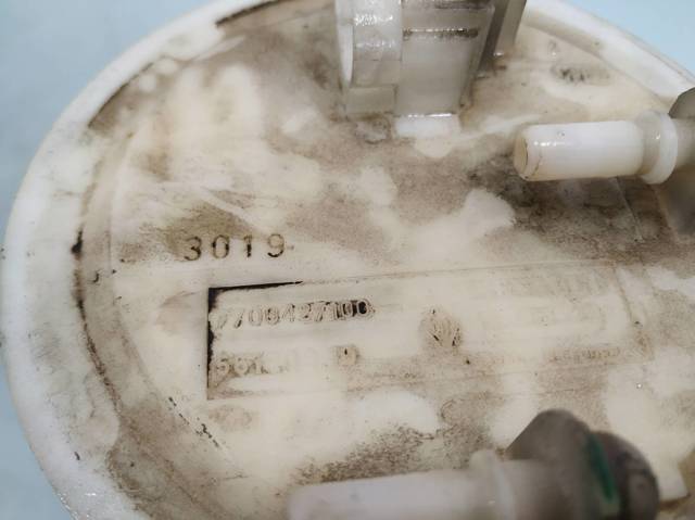 Czujnik poziomu paliwa w zbiorniku 7700427100 RENAULT