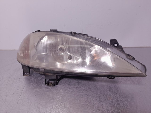 Reflektor prawy 7700427868G Renault (RVI)