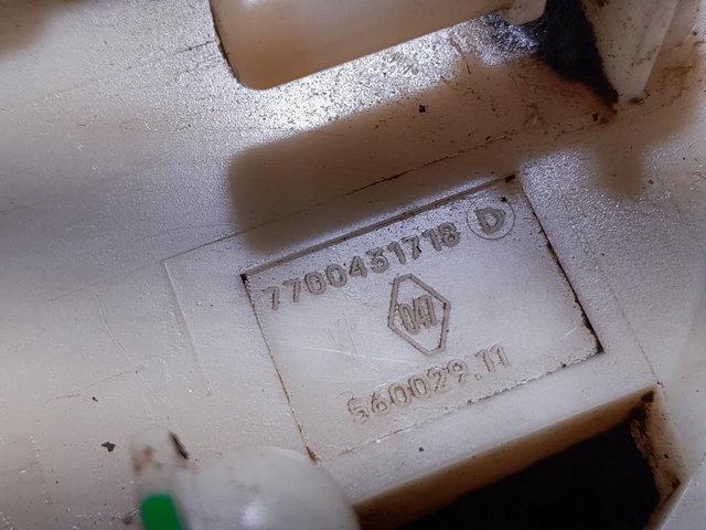 Moduł pompy paliwowej z czujnikiem poziomu paliwa 7700431718 RENAULT