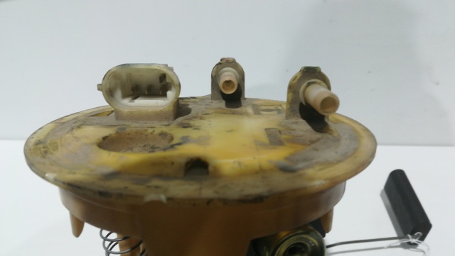 Moduł pompy paliwowej z czujnikiem poziomu paliwa 7700431718 RENAULT