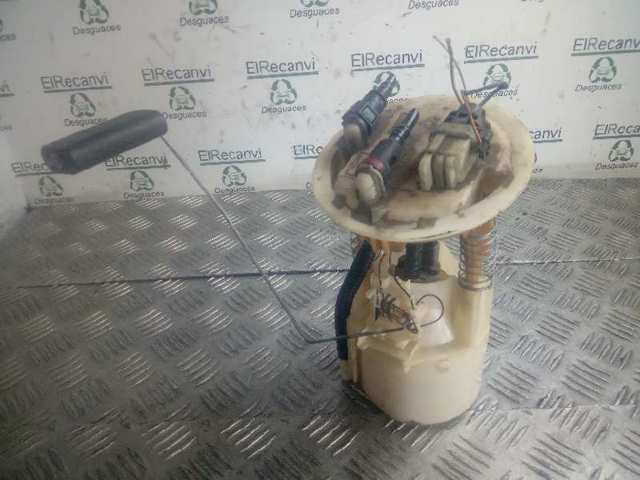 Moduł pompy paliwowej z czujnikiem poziomu paliwa 7700431718 RENAULT