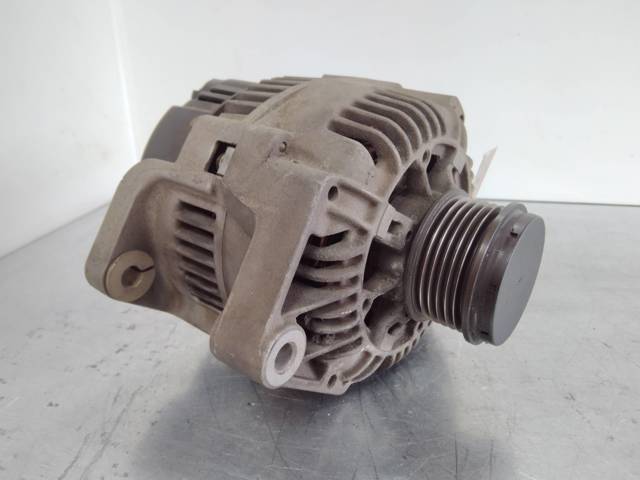 Alternator 7700431942 Renault (RVI)