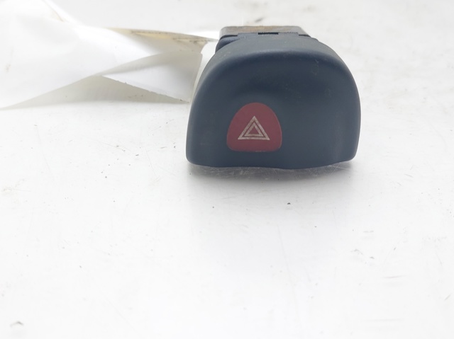 Przycisk włączania światła awaryjnego 7700435867 RENAULT