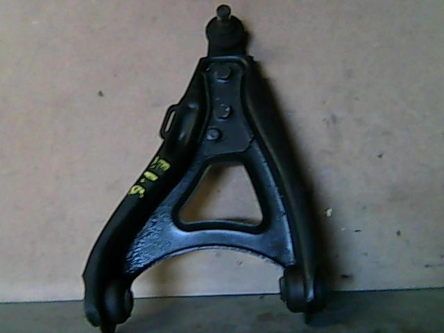 Wahacz zawieszenia przedniego dolny lewy 7700436302 RENAULT