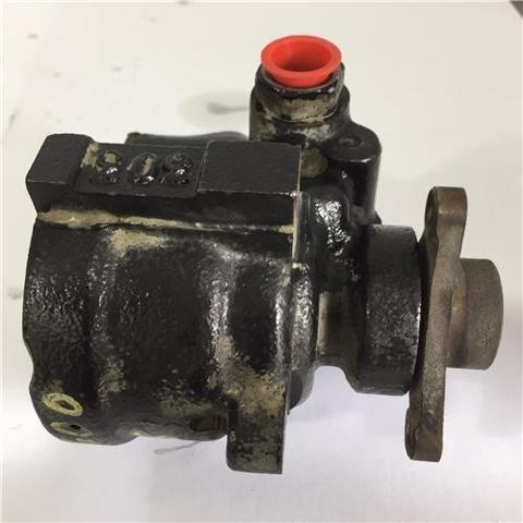 Pompa wspomagania hydraulicznego kierownicy Renault 21 L48