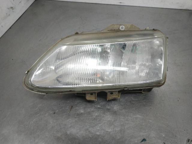 Reflektor lewy 7700820118 RENAULT