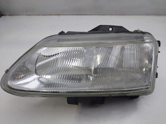 Reflektor lewy 7700820118 RENAULT