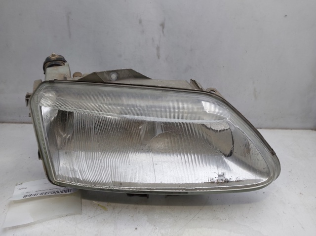 Reflektor prawy 7700820119 RENAULT