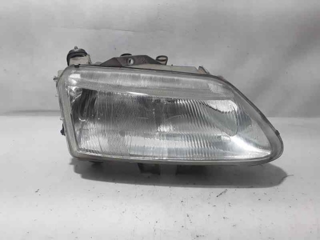 Reflektor prawy 7700820119 RENAULT