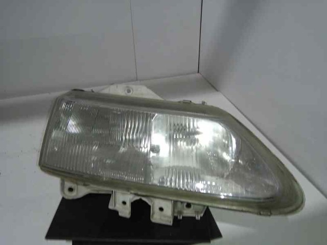 Reflektor prawy 7700820119 RENAULT