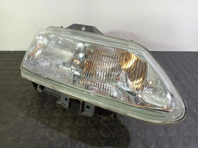 Reflektor prawy 7700820119 RENAULT