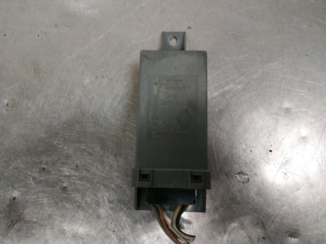 Przekaźnik wentylatora Renault Laguna 1 B56, 556