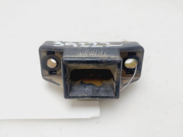 Zamek klapy bagażnika (3/5 drzwi tylnych) 7700827599 RENAULT