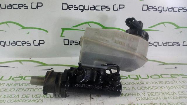 Zbiorniczek głównego cylindra hamulcowego (płynu hamulcowego) 7700828034 RENAULT