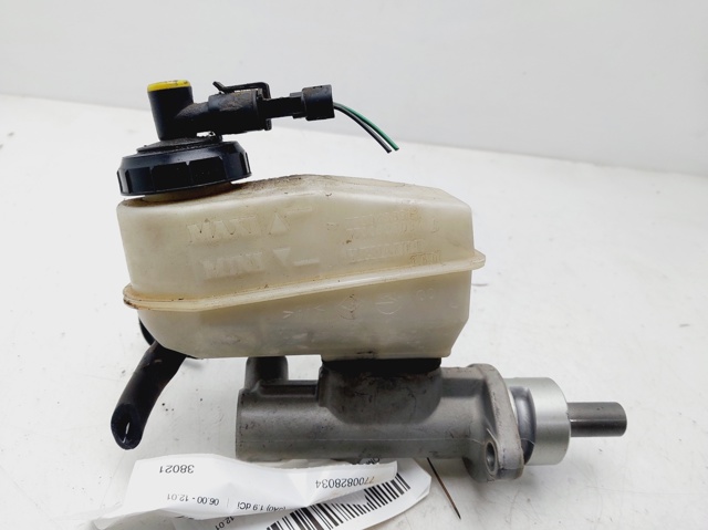 Zbiorniczek głównego cylindra hamulcowego (płynu hamulcowego) 7700828034 RENAULT