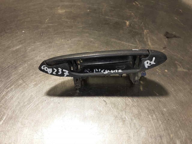 Klamka drzwi lewych zewnętrzna przednia/tylna 7700830037 RENAULT
