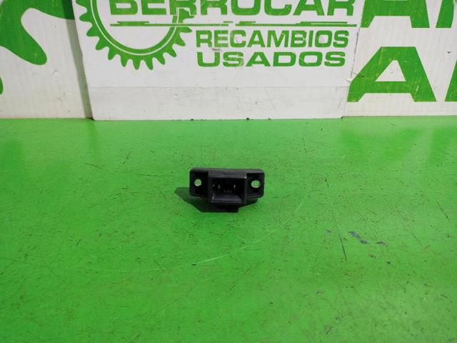 Zamek klapy bagażnika (3/5 drzwi tylnych) 7700838546 RENAULT