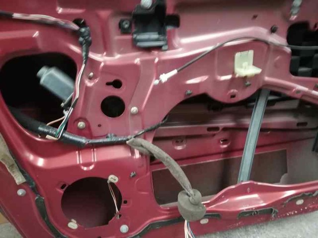 Mechanizm podnoszenia szyby drzwi przednich prawych 7700838591 RENAULT