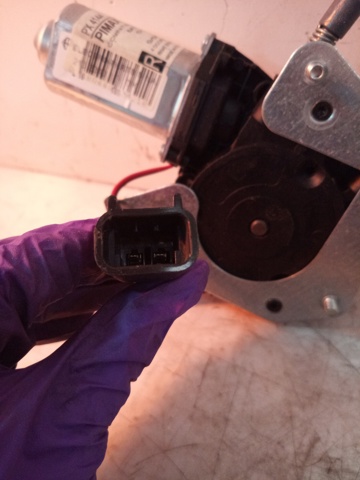 Mechanizm podnoszenia szyby drzwi przednich prawych 7700838591 RENAULT