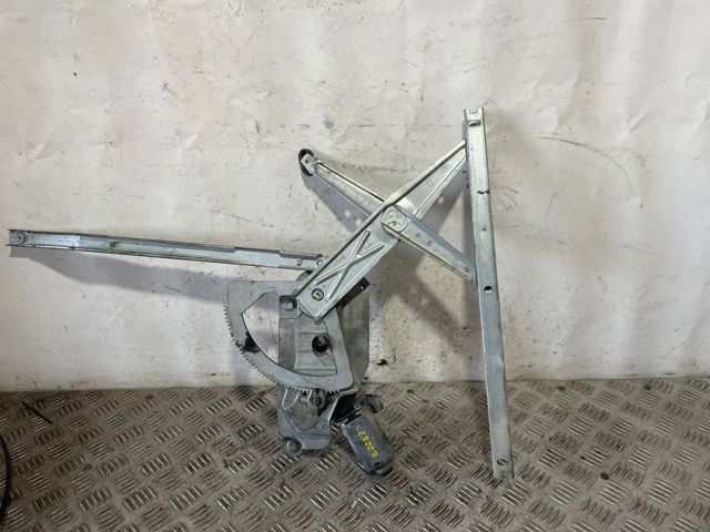 Mechanizm podnoszenia szyby drzwi przednich prawych 7700848413 RENAULT