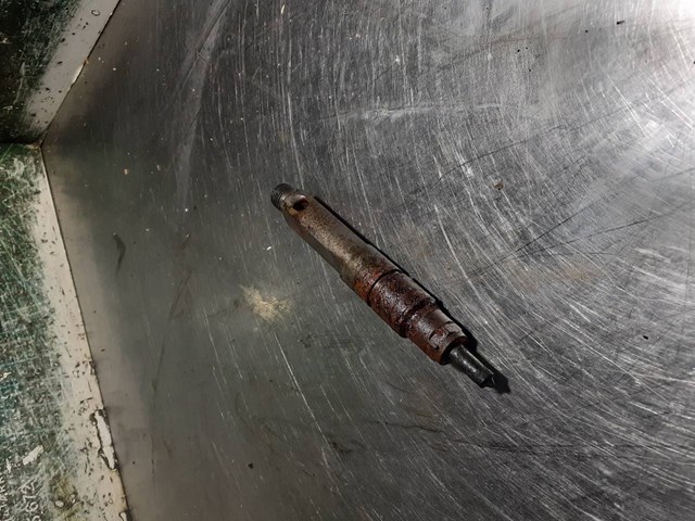 Wtryskiwacz paliwa 7700875036 RENAULT