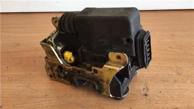 Zamek drzwi przednich lewych 7701030065 RENAULT