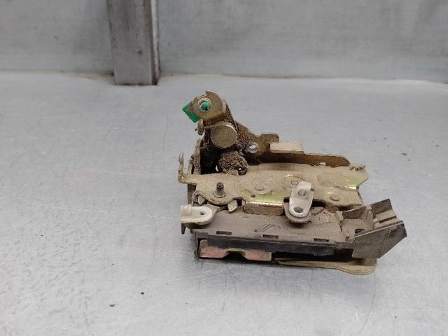 Zamek drzwi przednich prawych 7701031778 RENAULT