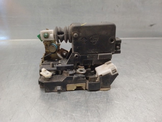 Zamek drzwi przednich prawych 7701031778 RENAULT