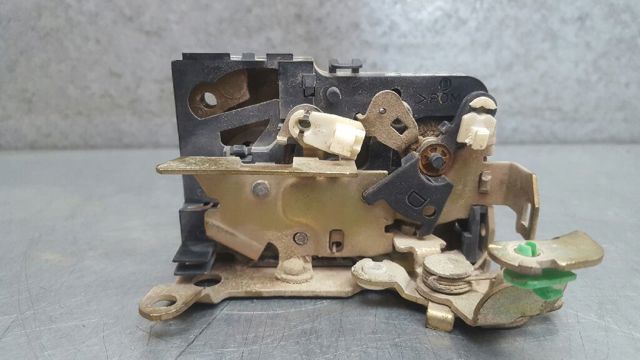 Zamek drzwi przednich prawych 7701031778 RENAULT