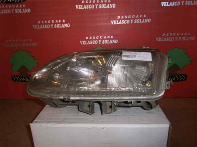 Kupić Reflektor lewy Renault Safrane I B54 w dobrej cenie