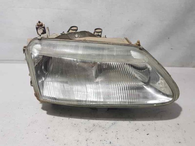 Reflektor prawy 7701038262 RENAULT
