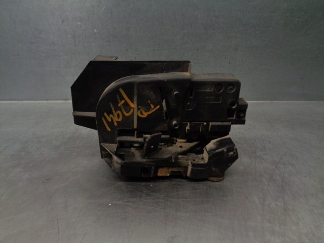 Zamek drzwi tylnych prawych 7701038438 RENAULT
