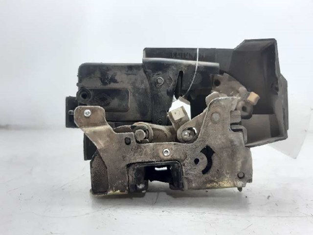 Zamek drzwi tylnych prawych 7701038438 RENAULT