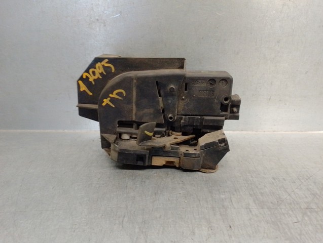 Zamek drzwi tylnych prawych 7701038438 RENAULT