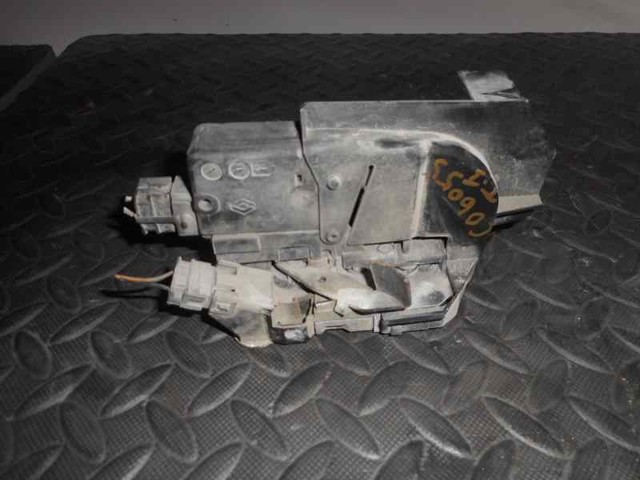 Zamek drzwi tylnych lewych 7701038439 RENAULT